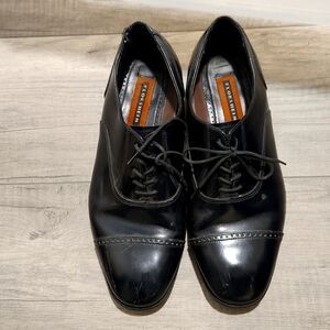 Men's dress shoes
